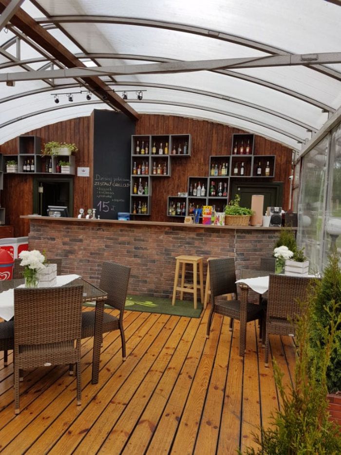 Przystań Restauracja „Wiślany Ogród” - oczekując na rejs, możemy skorzystać z restauracjiiemnomorskim
